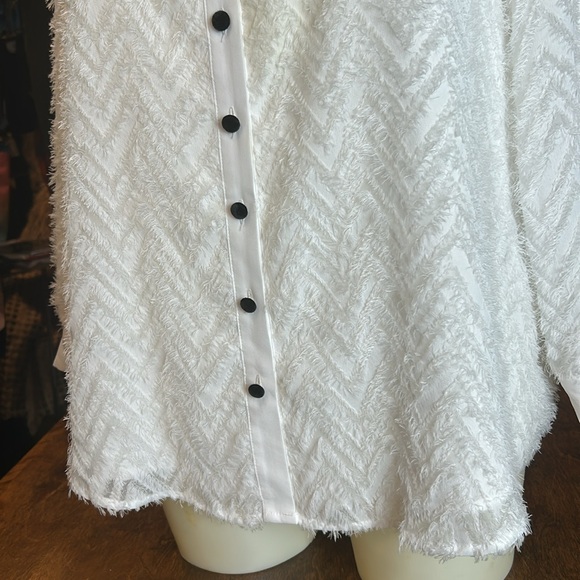 Alfani White fuzzy blouse - Picture 8 of 15